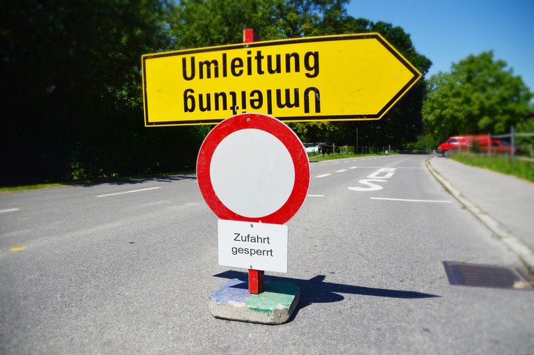 Symbolbild Straßensperre