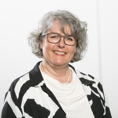 Cornelia Engler