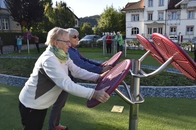 Zirkeltraining unter freiem  Himmel