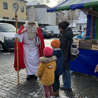 Rankler Wochenmarkt: Besuch vom Nikolaus
