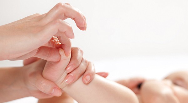 Babymassage: Entspannung, Ruhe und Erholung für Eltern und Kind.