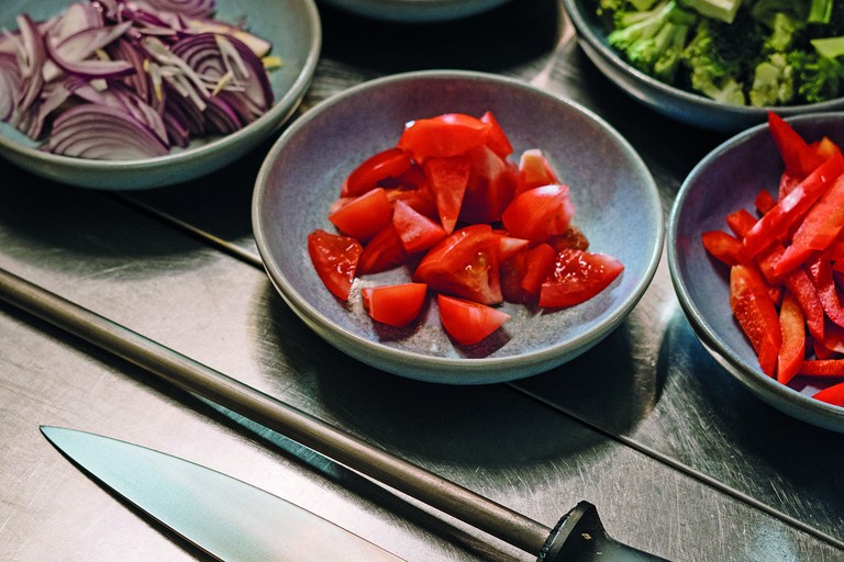 Beim Väterhocken kommen Männer zusammen um zu kochen, essen und reden. © pexels
