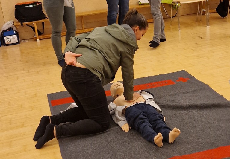 Erste Hilfe Säuglings- und Kindernotfallkurs im Kinder- und Familientreff Bifang.  © Marktgemeinde Rankweil