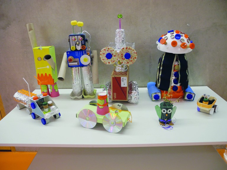 Roboter, Fahrzeuge, Flugobjekte ... aus Abfallmaterialien ist vieles möglich. ©Marktgemeinde Rankweil