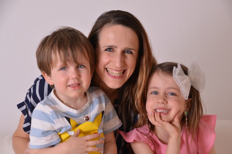 Tolle Familienfotografien sind das Ergebnis des Nachmittages im Kinder- und Familientreff Bifang im April 2025 © Michael Tagger