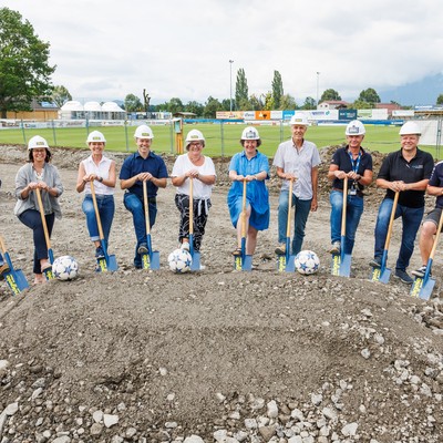 Spatenstich für das neue Sportheim