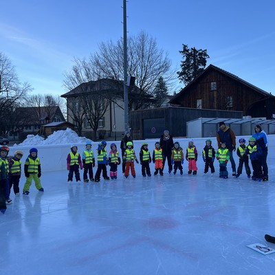 Eislaufen mit den Großgrüpplern