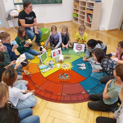 Der Bauernhof besucht die VS Röthis
