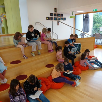 Kindergarten zu Besuch an der Volksschule