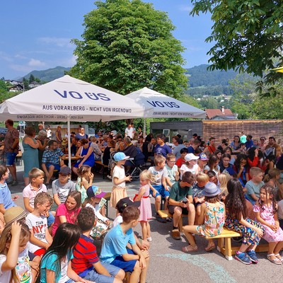 Volksschule Röthis feiert den Schulschluss