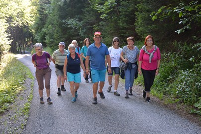 Naturgarten und a Höckle mit Jause bei Birgit in Dünserberg am Freitag, den 18.8.2023