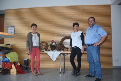 Kreatives Flechten von Kugeln und Kränzen am 8.6.2016 in der Volksschule Sulz
