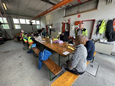 Baumpfanzaktion mit VS Röthis_Fotos, Gemeinde Röthis Michael Schnetzer (15).JPG