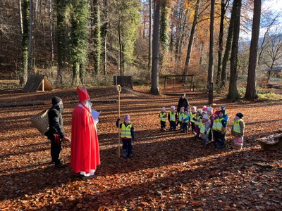 Nikolaus im Wald (1).JPG