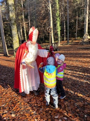 Nikolaus im Wald (2).JPG