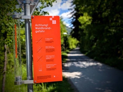 Erhöhte Waldbrandgefahr durch Trockenheit Erhöhte Waldbrandgefahr durch Trockenheit