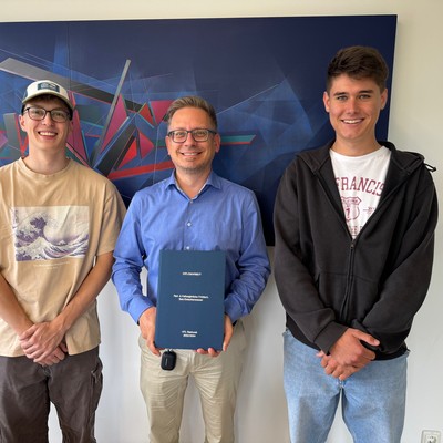 Wir gratulieren zur gelungenen Diplomarbeit!
