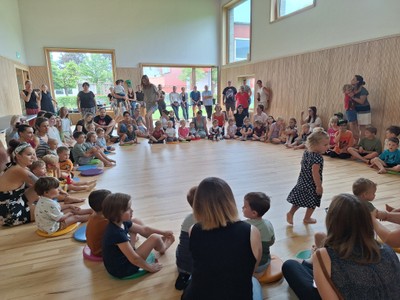 Hurra, wir kommen in den Kindergarten!