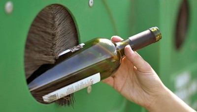 Wann darf man Altglas entsorgen? Das sollten Sie wissen: