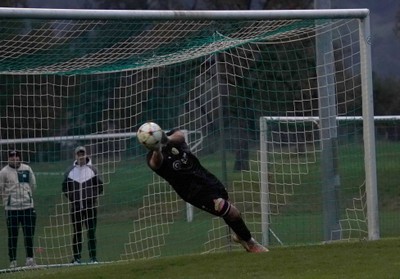 22_Florian Gächter hält seinen zweiten Elfmeter.jpg