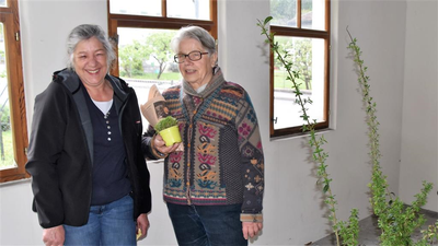 18 Irmhild Schneider und Pia Keckeis.png