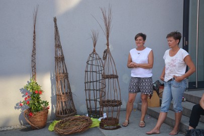 Kreatives Flechten von Rankgerüsten, Kränzen und Blumenschalen am 20. und 22.6.2017
