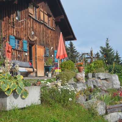 Naturgarten und a Höckle mit Jause bei Birgit