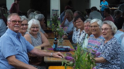 Grillhock am 29.07 lowres (8)_Bildgröße ändern.JPG