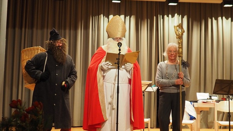 Nikolaus, Knecht Ruprecht und Obfrau Reinelde Gut