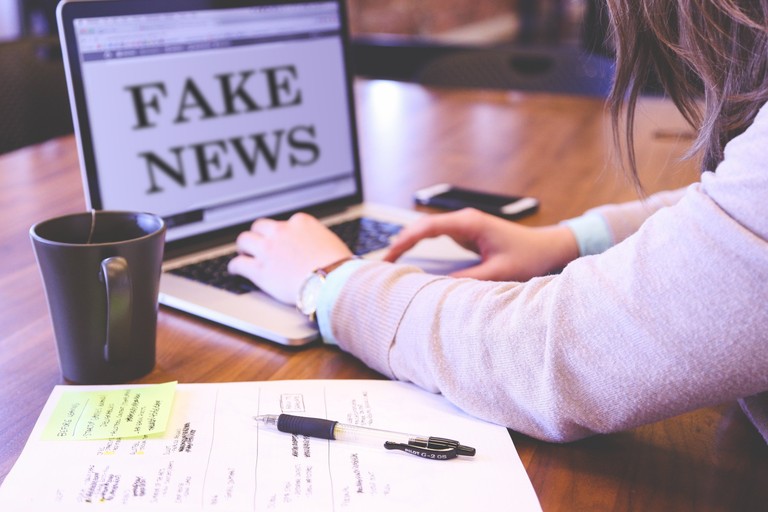 fake-news-4881488 © pixabay.jpg