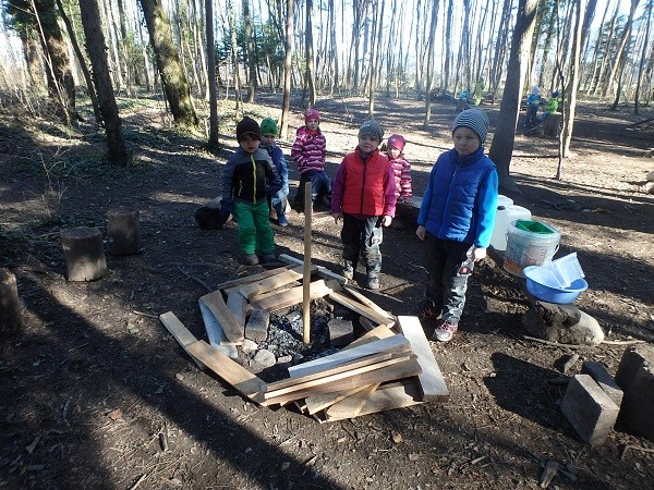 Holzträger nach getaner Arbeit.JPG