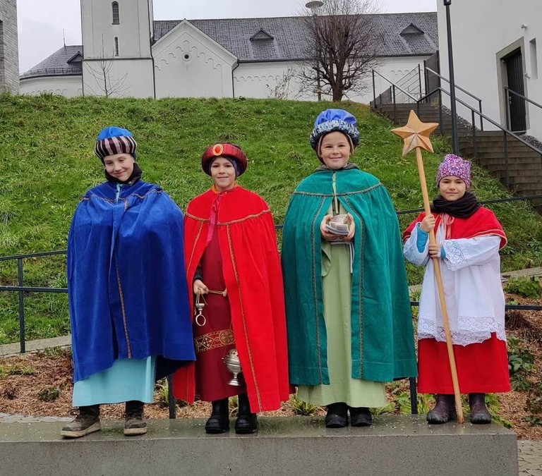 Sternsinger 2023 Gruppe 3.jpg