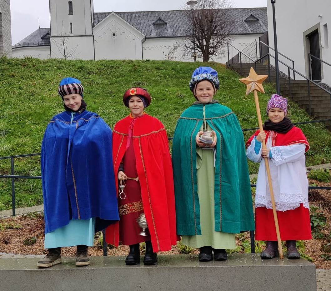 Sternsinger 2023 Gruppe 3.jpg