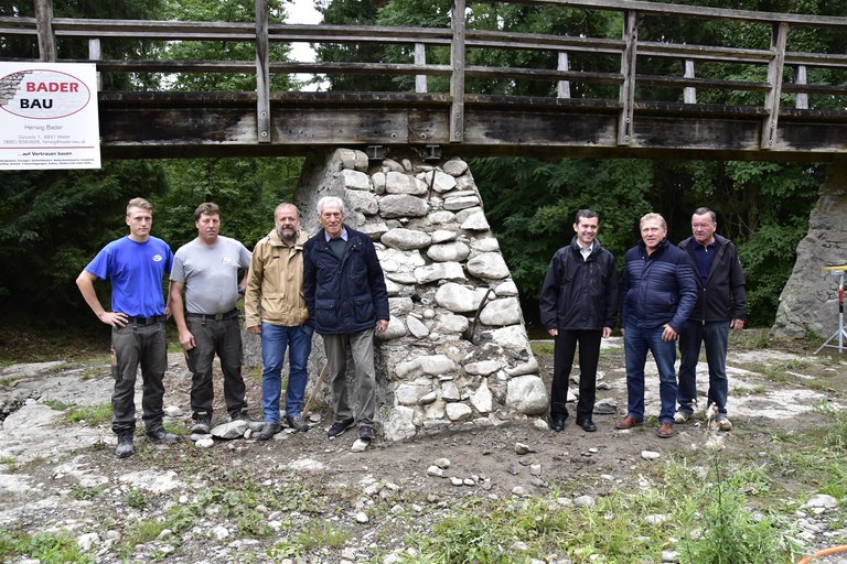 vl. Herwig Bader und Sohn (Bader Bau), Markus Lorenzi, Josef Bechtold (KulturGutTrift) Bürgermeister Martin Summer, Gabriel Marte und Karl Morscher (KulturGutTrift)