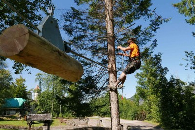 2019_09_Aufbau-Spielgeraete-Trift6-1024x685.jpg