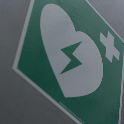 Defibrillator