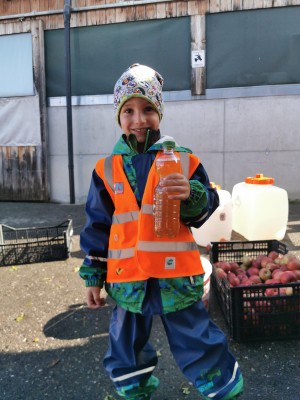 8 Kindergarten Erntedank 07. Oktober 2019-3 (4) (Copy).jpg