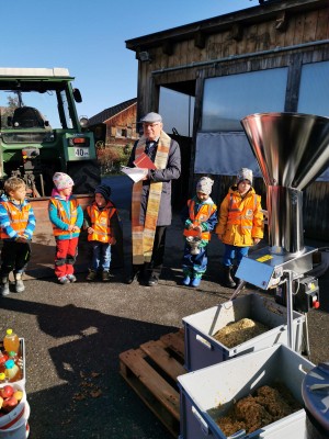 8 Kindergarten Erntedank 07. Oktober 2019-3 (6) (Copy).jpg