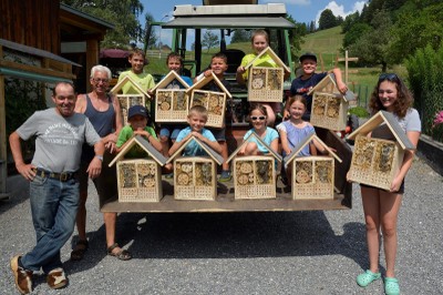 5 Bienenhotel 26. Juli 2019-20 (Copy).jpg