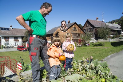 Kindergarten Kürbisernte 01. Oktober 2015 (16).jpg