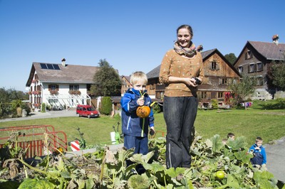 Kindergarten Kürbisernte 01. Oktober 2015 (18).jpg
