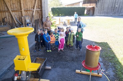 Kindergarten Kürbisernte 01. Oktober 2015 (26).jpg