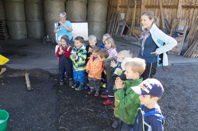 Kindergarten Kürbisernte 01. Oktober 2015 (31).jpg