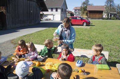 Kindergarten Kürbisernte 01. Oktober 2015 (36).jpg