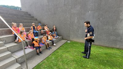 Besuch vom Polizisten_Juni 2022 (2).jpg