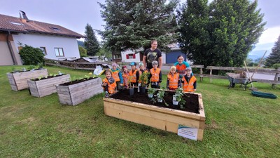 Gartenprojekt Hochbeete_Mai 2024 (15).jpg