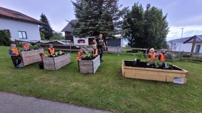 Gartenprojekt Hochbeete_Mai 2024 (17).jpg