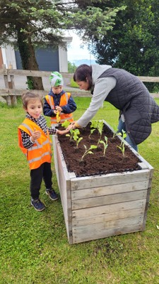 Gartenprojekt Hochbeete_Mai 2024 (20).jpg