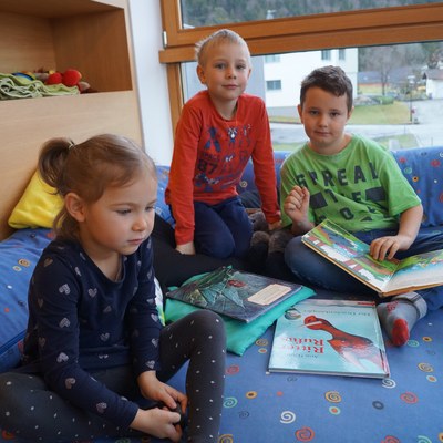 Schüler vorlesen März 2018 (2).JPG