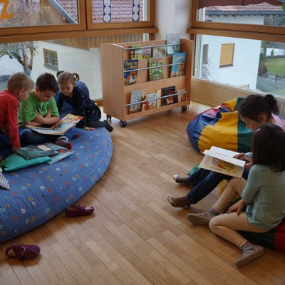 Schüler vorlesen März 2018 (8).JPG